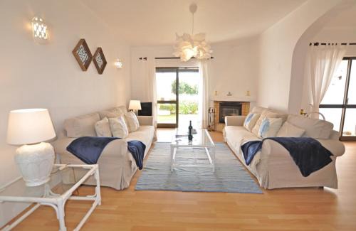 Alporchinhos Haus | T3 Holiday Cottage near the beach | B111