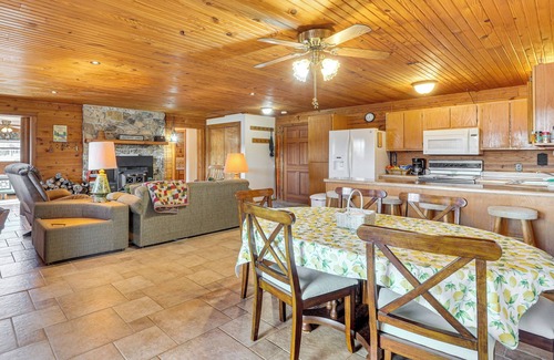 Shell Knob Kabine | Table Rock Lake Cabin w/ Waterfront Views!
