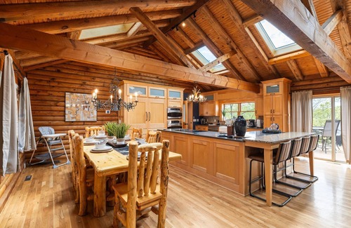 Jenkins Haus | Tablerock Lakefront Haven: Huge 6BR Log Cabin Retreat with Breathtaking Views!