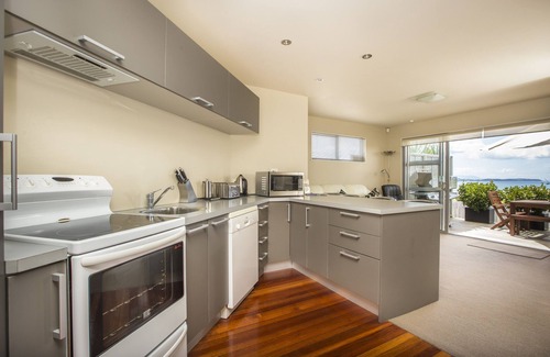 Snells Beach Bed & Breakfast | Tahi Lodge - Matakana Coast