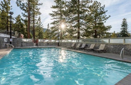 Tahoe Village Wohnung | Tahoe - A Mountain Retreat with commanding views