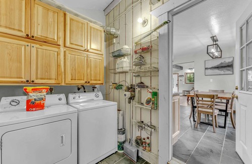 Sunnyside Haus | Tahoe City Retreat: Forest Views & Fireplace