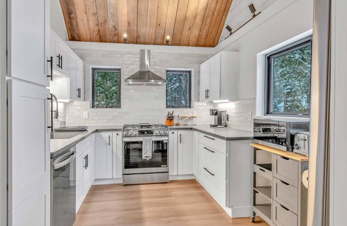 Talmont Haus | Tahoe City Vacation Rental with Fireplace and Deck