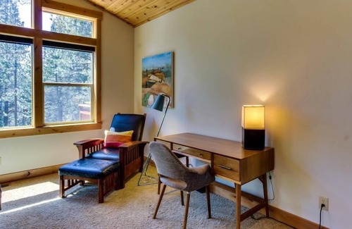 Truckee Haus | Lichtdurchflutetes modernes Luxus-5BR-Haus, perfekt für 3 Familien! Sommer jetzt mieten!