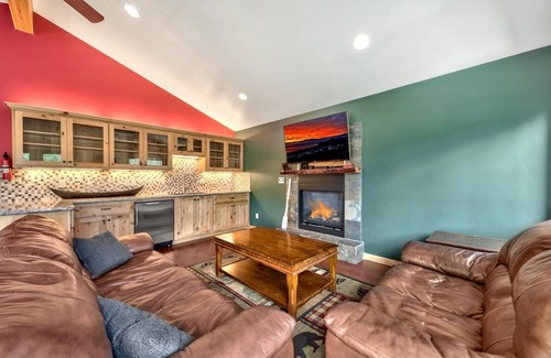 Tahoe Keys Haus | Tahoe Keys Traditions - 3 Könige, 2 Königinnen, Full House