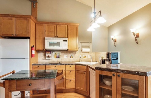 Ridgewood Haus | Ziehen Sie sich in diesem wunderbaren Seeblick Haus mit atemberaubendem Panoramablick!