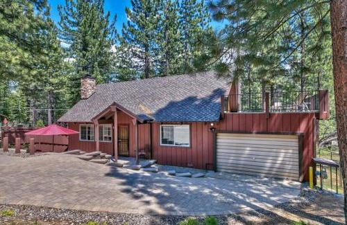 Country Club Estates Haus | Tahoe Townie - Cozy Cabin in South Lake Tahoe!