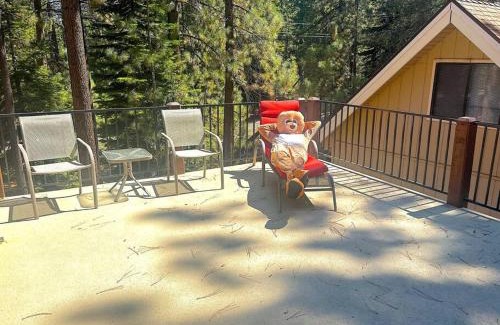 Country Club Estates Haus | Tahoe Townie - Cozy Cabin in South Lake Tahoe!