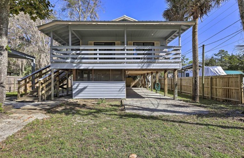 Steinhatchee Hütte | Tailing Tides Getaway w/ Covered Boat Parking!