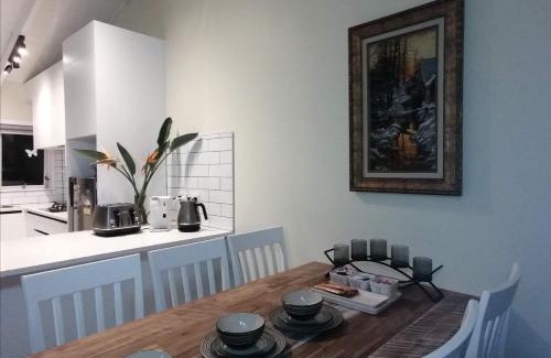 Takapuna Haus | Takapuna Centre 3B plus Netflix