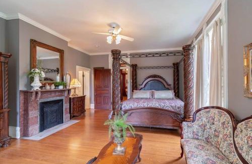 Fairbury Haus | Take 5 Rendezvous at Hoffman House Fairbury-Entire Home
