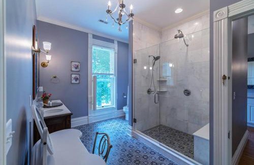 Fairbury Haus | Take 5 Rendezvous at Hoffman House Fairbury-Entire Home