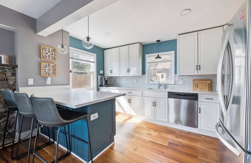 Swartswood Haus | Take a break and unwind at this peaceful lakefront oasis.