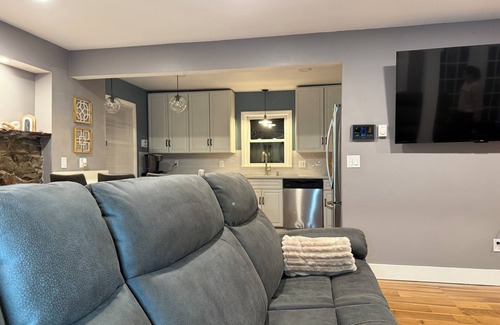 Swartswood Haus | Take a break and unwind at this peaceful lakefront oasis.