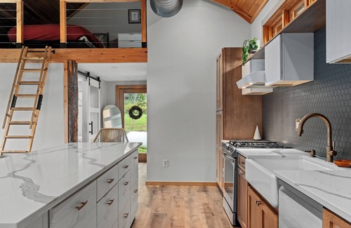 Collins Center Kabine | Take it easy at this unique and tranquil getaway.