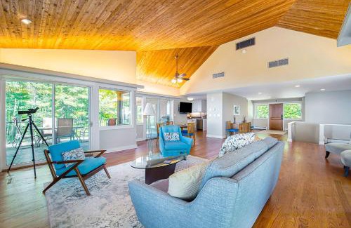 Harbor Springs Haus | Tally-Sun on the Bluff