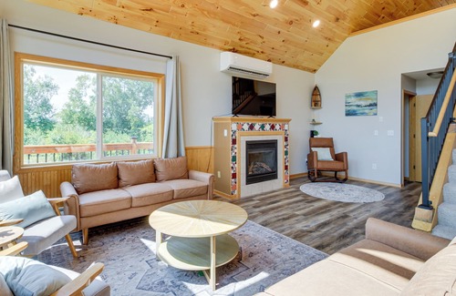 Lakeview Kabine | Tamarack Tranquility: Lake Retreat w/ Fireplace!