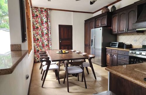 Playa Langosta Villa | Tamarindo Grand Villa. Oasis at walking distance to Tamarindo Beach!