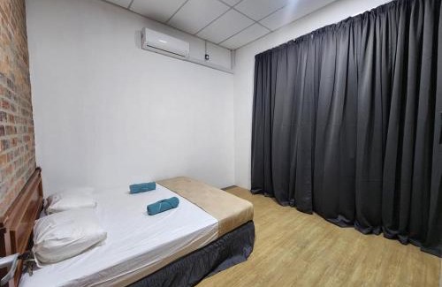 Dungun Haus | Tamu 1980 Studio