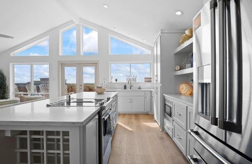 Sand Point Haus | Tan Lines and Fine Wines