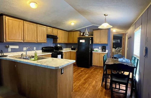 Deersville Haus | Tappan Lake camping home Rocky Road Retreats