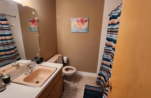 Euclid Haus | Tastefully Furnished 3bd @Euclid