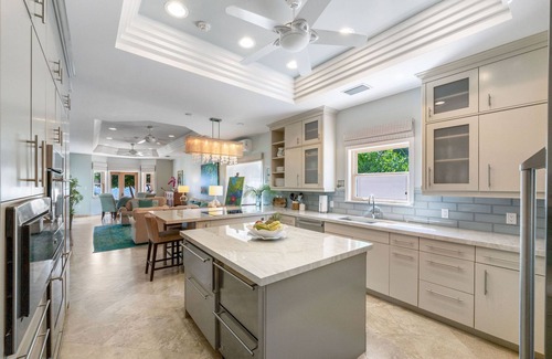 South Sound Haus | Spacious, Beachfront Villa with Private Pool & Balcony Suites