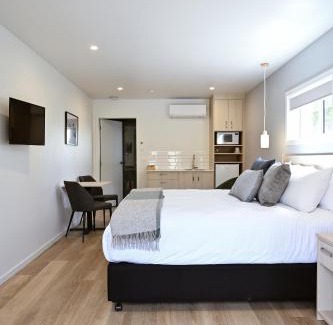 Manakau Hotel | Tatum