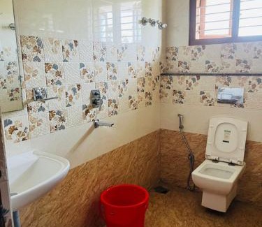 Adyar Haus | Tauro's Haven Homestay - Charming 3BHK, 4Bath Home