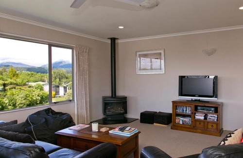 Kuratau Haus | Tawiri Treasure - Kuratau Holiday Home