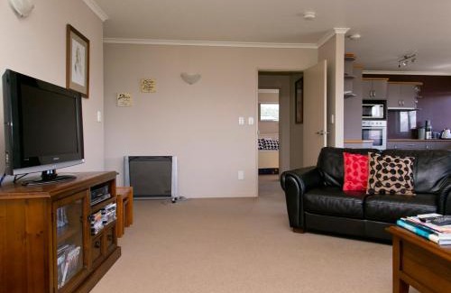 Kuratau Haus | Tawiri Treasure - Kuratau Holiday Home