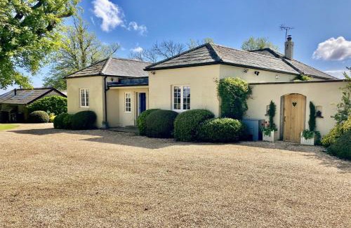 Compton Haus | Telegraph House by inspirestays-com