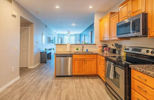 University Heights Wohnung | Extensive 2BD near ASU Sloan Pk with WD Parking can Sleeps 8