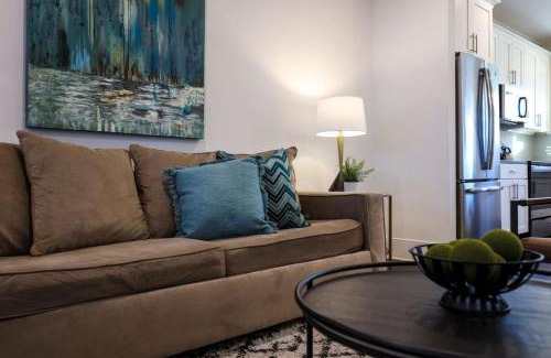 Charlotte Park Haus | Ten Minutes to Broadway Alluring Gated Townhome