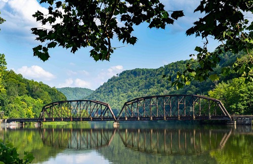Ansted Wohnmobilvermietung | Tentrr State Park Site - WV Hawk's Nest State Park - Site A - Double Camp