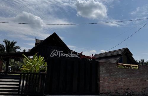 Kuala Langat District Haus | Teratak Sarah Guesthouse