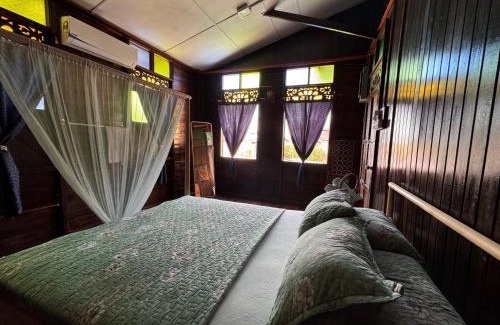 Kuala Langat District Haus | Teratak Sarah Guesthouse