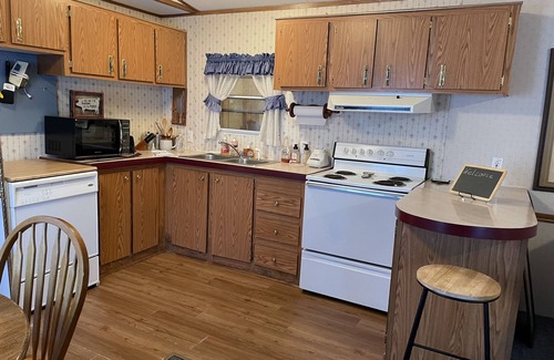 New Blaine Haus | Terrific 2-bedroom mobile home with plenty of outdoor space to enjoy nature.