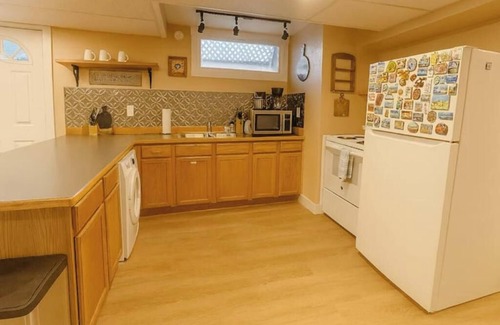University District Bed & Breakfast | Terrific 3-bedroom bed & breakfast with AC in charming Missoula