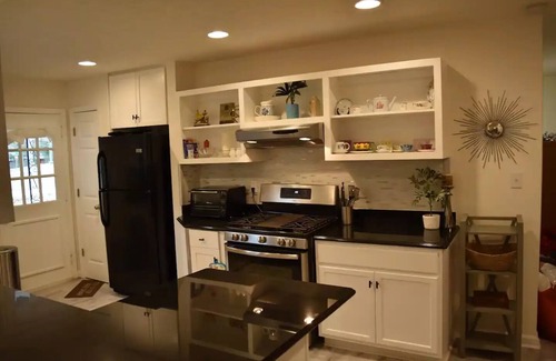 Lilburn Haus | Terry by the Trail Bungalow- 30 + Day rental with utilities and internet