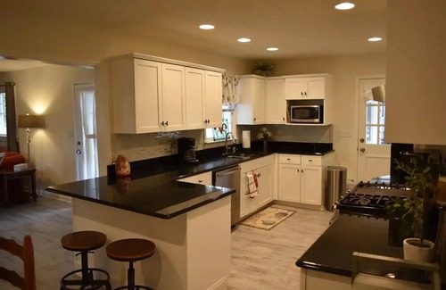 Lilburn Haus | Terry by the Trail Bungalow- 30 + Day rental with utilities and internet