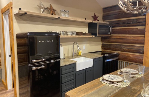 Columbia Falls Kabine | Teton Cabin- Columbia Mountain Ranch