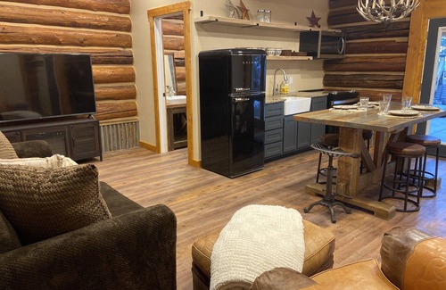 Columbia Falls Kabine | Teton Cabin- Columbia Mountain Ranch