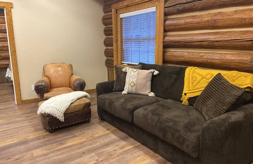 Columbia Falls Kabine | Teton Cabin- Columbia Mountain Ranch