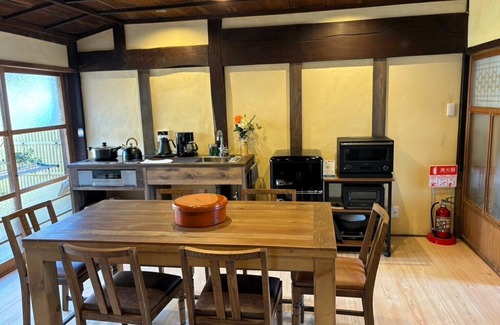 Fukusaki Villa | Tetsu-juro (former Ogunis ) , Himeji Castles back parlor-like"400-year-old inn"