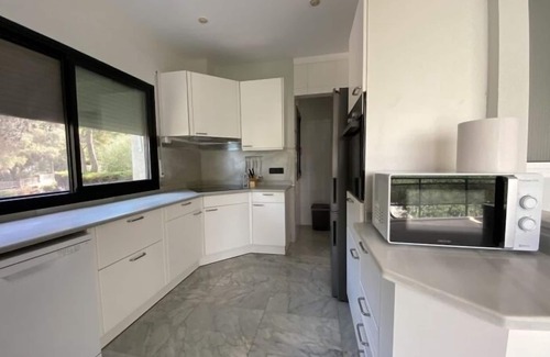 Tarragona Villa | th142 Villa in Tarragona · 5 bedrooms · 6 beds · 2 baths