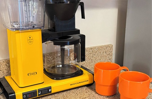 Alpharetta Haus | "That 70s House" in Downtown Alpharetta - Full of 70s Charm in a Dream Location