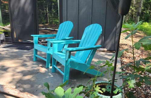 Bayfield Kabine | The Acorn of Little Sand Bay Secluded, Wooded, and Dog Friendly!
