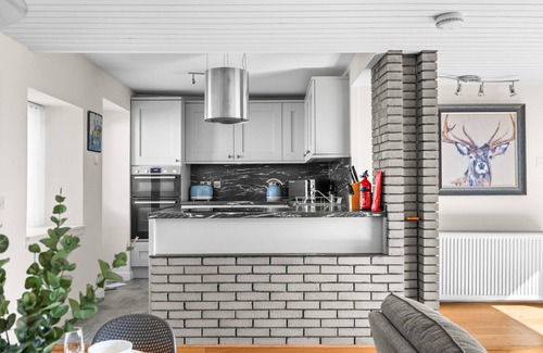 Carnoustie Skihütte | The Albatross - Everything's Above Par