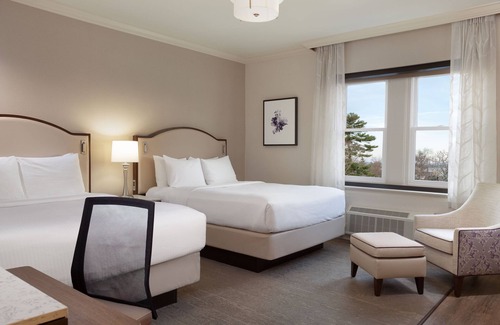 Summit Hotel | The Albion Summit